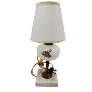 vintage 19540-1950s porcelain and brass hand painted floral accent table lamp.
